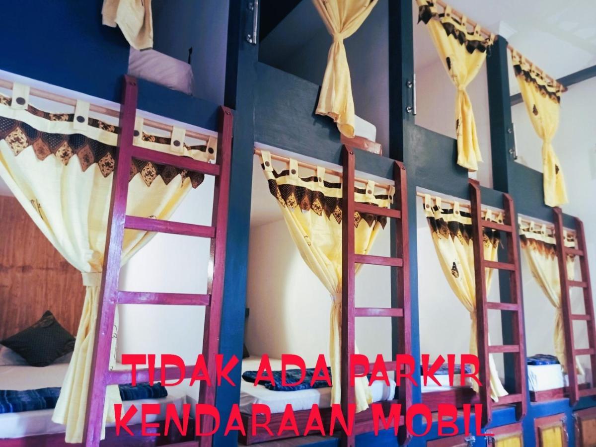 Zen Moon Hostel Yogyakarta Exterior photo