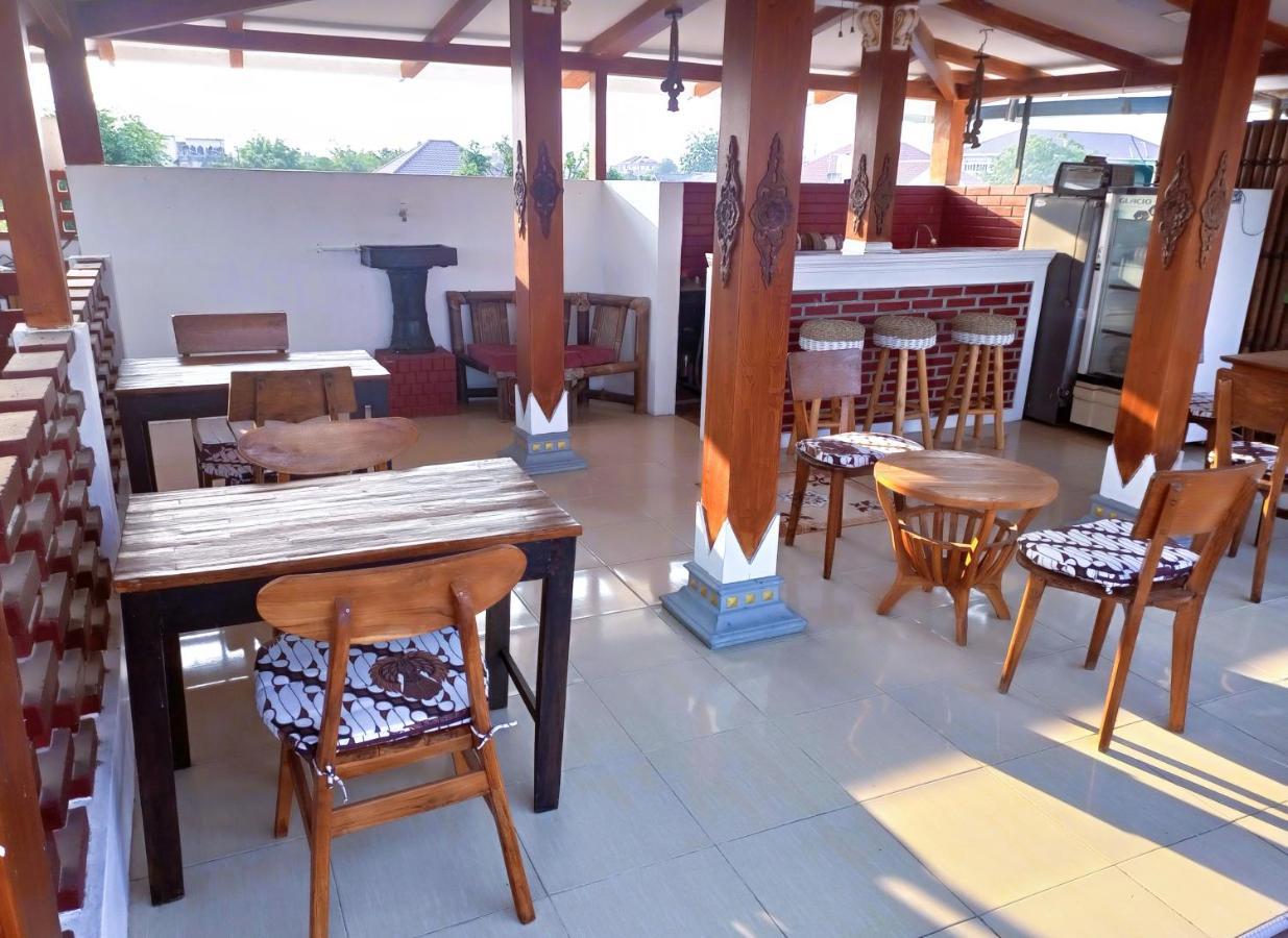 Zen Moon Hostel Yogyakarta Exterior photo