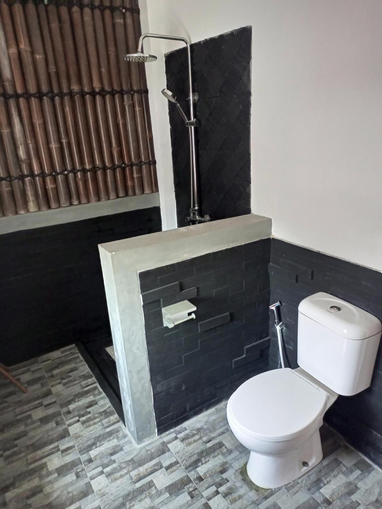 Zen Moon Hostel Yogyakarta Exterior photo