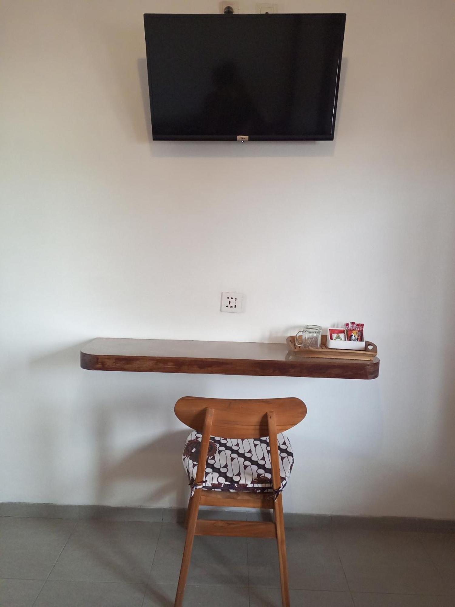 Zen Moon Hostel Yogyakarta Exterior photo